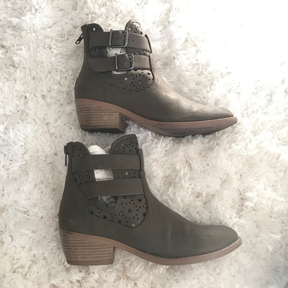 Soda Laser-cut faux leather boots - Picture 4 of 5